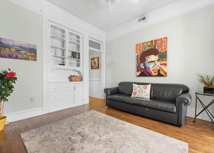 Secret Gallery On The Park - 2bd/1ba Apartment
