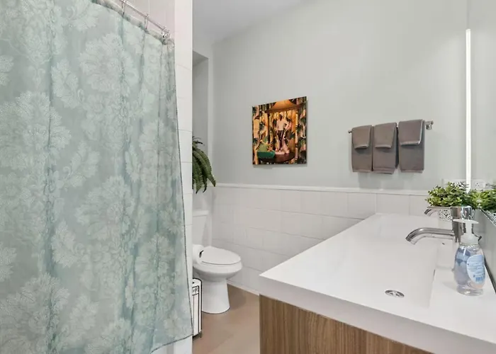 Secret Gallery On The Park - 2bd/1ba Apartment